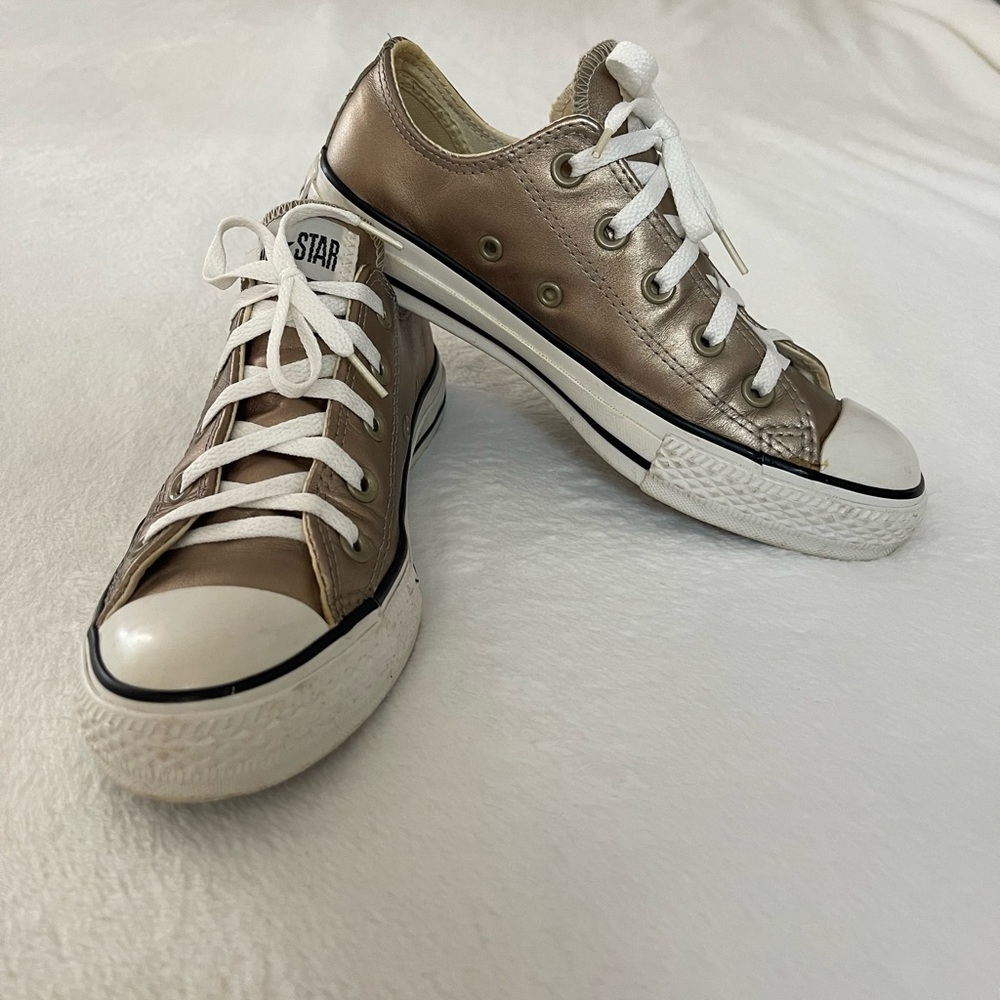 Converse All Star Unisex Gold Metallic Sneakers - size Men’s 4/size Women’s 6